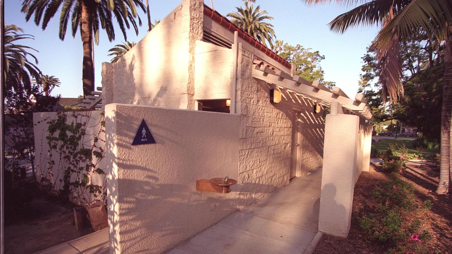 Toilette im Park, auf der George Michael festgenommen wurde