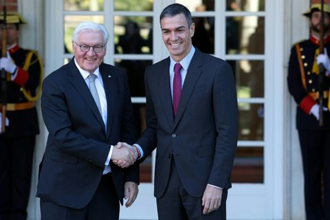 Steinmeier (l.) mit Sánchez