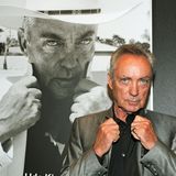 Der deutsche Hollywood-Schauspieler Udo Kier starb am 23. November im Alter von 81 Jahren. Im Laufe seiner Karriere arbeitete er mit Arthouse-Stars wie Andy Warhol und Rainer Werner Fassbinder zusammen. Mit seinem stechenden Blick verkörperte er oft Bösewichte oder Sonderlinge. Er schlüpfte in die Rollen von Dracula und Frankenstein und spielte in Blockbustern wie "Armageddon" und "Blade" mit