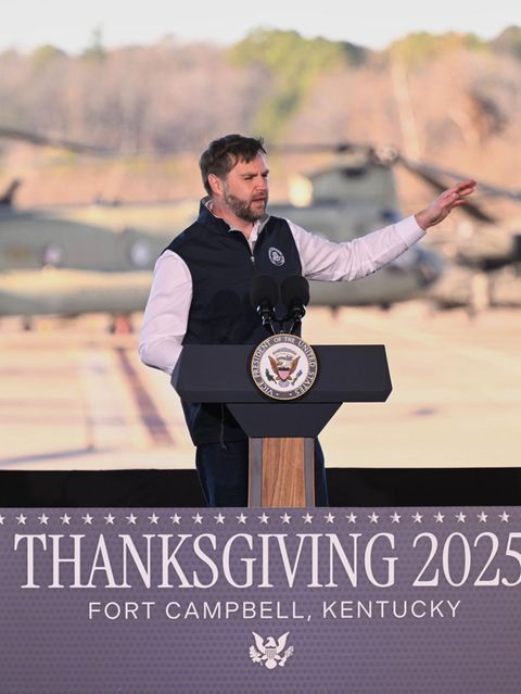 "Tödlichste Waffe der Welt" – US-Vizepräsident J. D. Vance heizt Soldaten ein