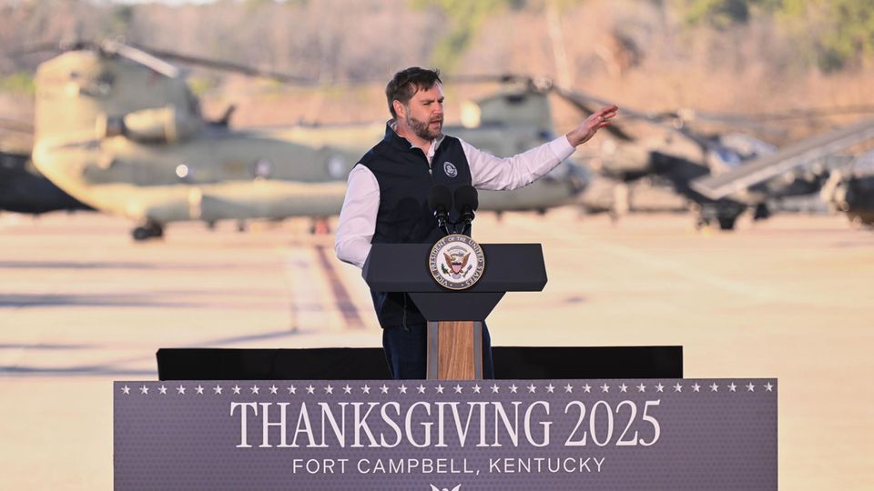 "Tödlichste Waffe der Welt" – US-Vizepräsident J. D. Vance heizt Soldaten ein