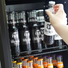 Nicht einverstanden mit der Entscheidung des Verbandes der Familienunternehmer: Fritz Kola. (Archivbild) Foto: Marcus Brandt/dpa