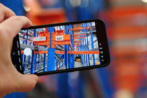 Vom Hochregal über Schreibtische, Zimmerpflanzen bis hin zur kompletten Produktionslinie für mehrere Millionen Euro: Das Inventa