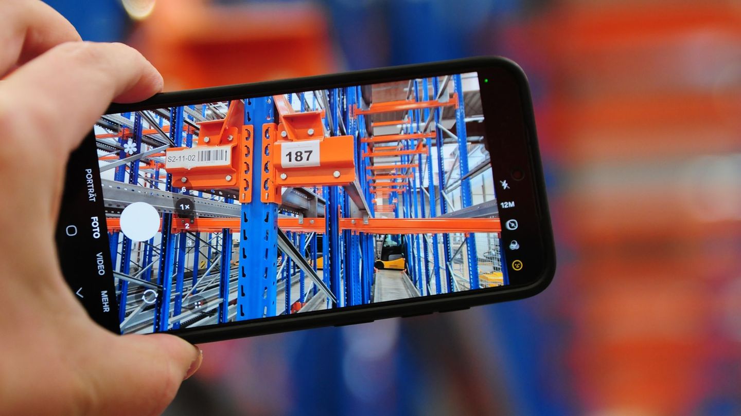 Vom Hochregal über Schreibtische, Zimmerpflanzen bis hin zur kompletten Produktionslinie für mehrere Millionen Euro: Das Inventa