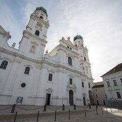 Im Passauer Dom findet im kommenden Herbst ein Konzert des Symphonieorchesters des Bayerischen Rundfunks mit Dirigent Simon Ratt
