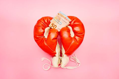 Finanzen: Boxhandschuhe formen ein Herz