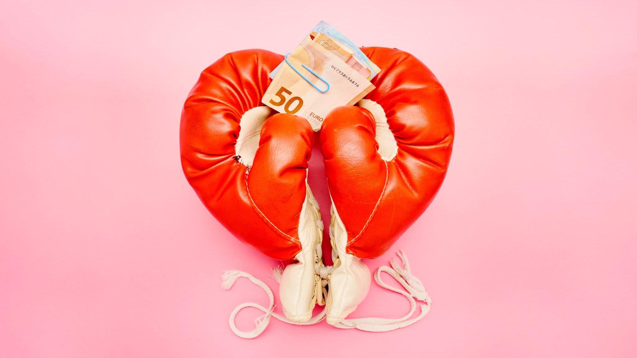 Finanzen: Boxhandschuhe formen ein Herz