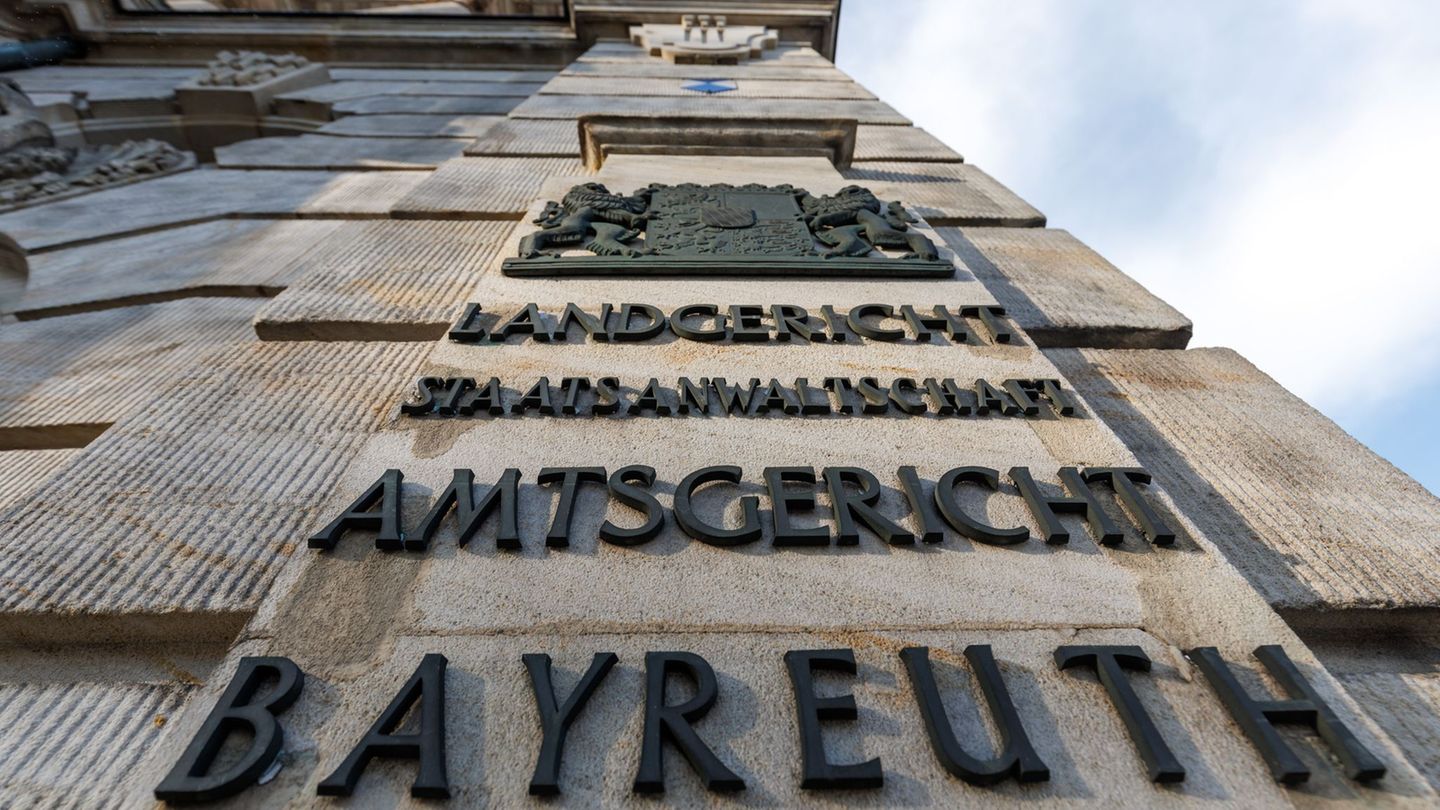 Mehr als fünf Jahre haben Wissenschaftler der Universität Bayreuth Hunderte Verfahren gesichtet und handelnde Personen der NS-Ze