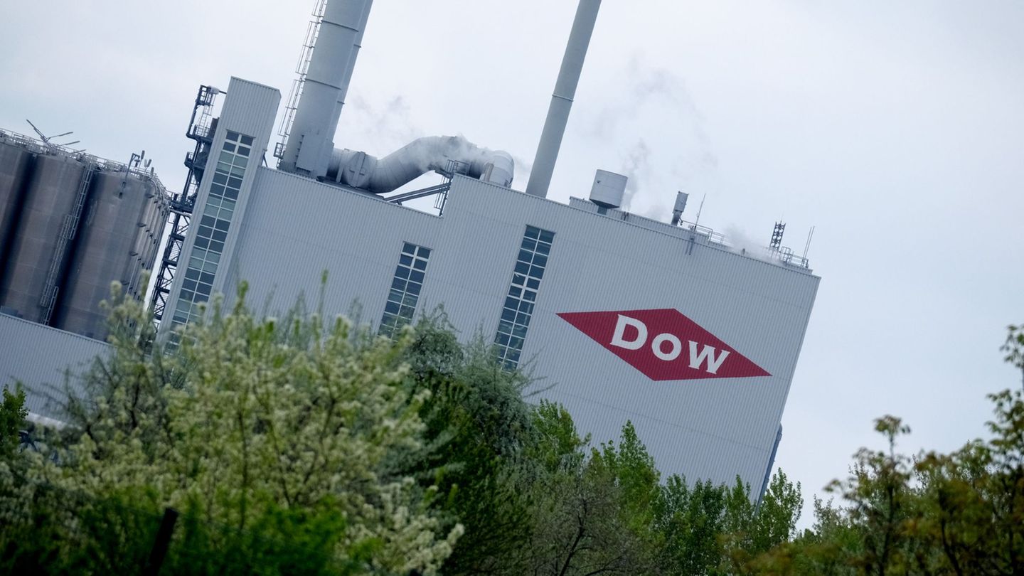Ende 2027 will der Chemiekonzern Dow Teile seiner Anlagen in Sachsen und Sachsen-Anhalt schließen. (Archivbild) Foto: Sebastian