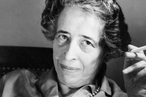 Hannah Arendt (1906 bis 1975), um das Jahr 1963: Damals wurde sie heftig für ihr Buch "Eichmann in Jerusalem. Ein Bericht von der Banalität des Bösen" über den Eichmann-Prozess kritisiert.