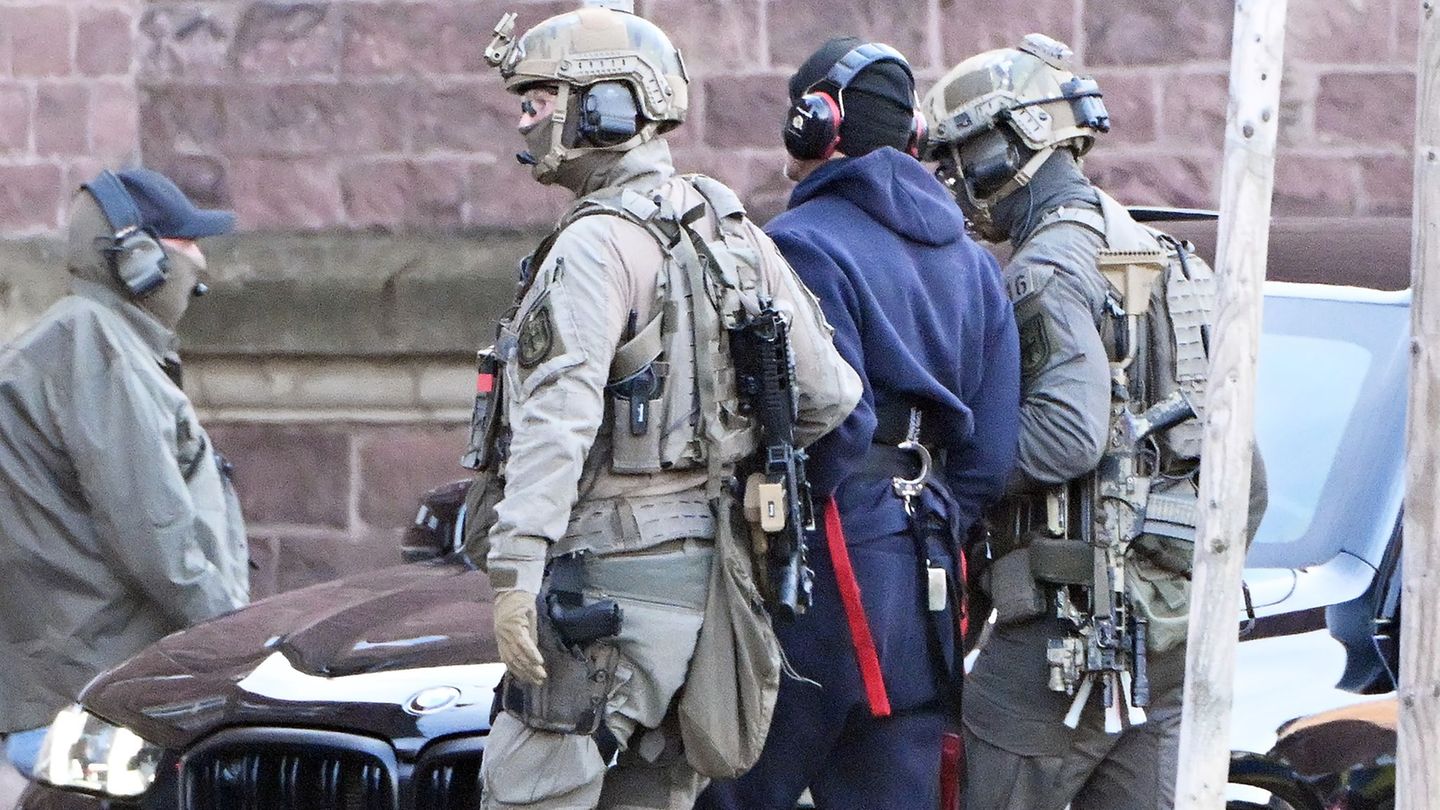 Am Donnerstag wurde der Beschuldigte aus Italien überstellt. Foto: Uli Deck/dpa