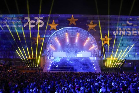 Mit einer großen Show am Karl-Marx-Monument war im Januar das Jahr als Kulturhauptstadt Europas 2025 eröffnet worden (Archivbild