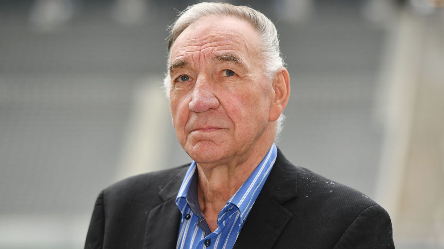 Kritischer Geist: der frühere Potsdamer Cheftrainer Bernd Schröder. (Archivbild) Foto: picture alliance / ZB