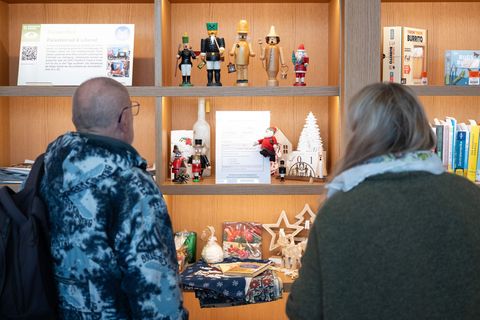 Ab dem 1. Dezember kann hier im Dresdner Kulturpalast getauscht werden. Foto: Sebastian Kahnert/dpa