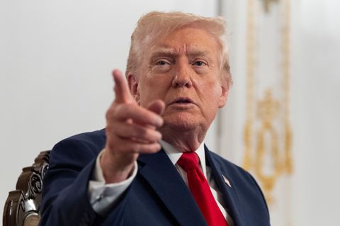 US-Präsident Trump will gegen angebliche Drogenhändler nicht mehr nur auf dem Meer vorgehen. Foto: Alex Brandon/AP/dpa