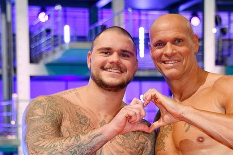 Thorsten Legat und Sohn Nico nehmen an "Prominent verwandt" teil - so harmonisch wie auf diesem Bild geht es zwischen den beid