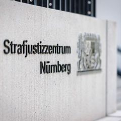 Der Prozess soll am 4. Dezember vor dem Landgericht Nürnberg-Fürth beginnen. (Archivbild) Foto: Daniel Karmann/dpa