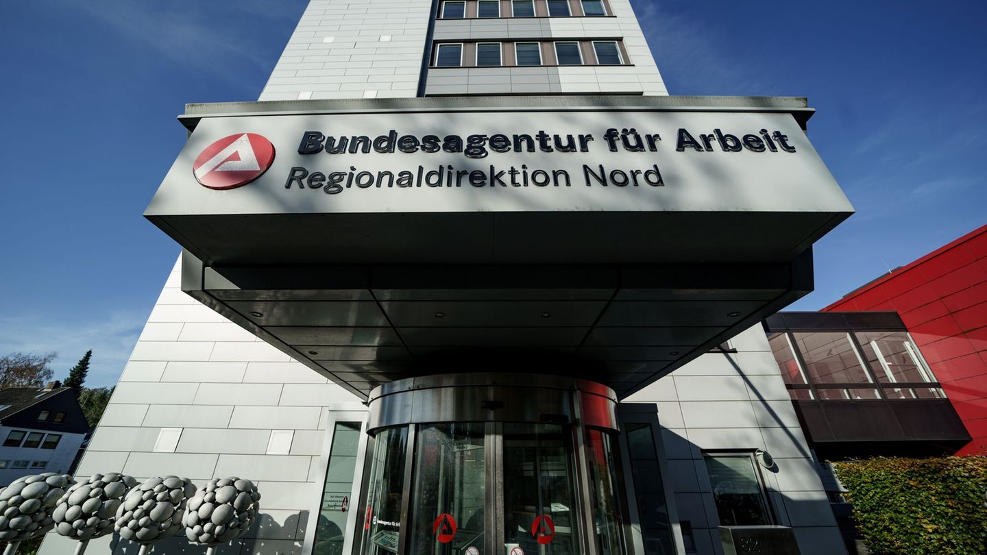 In Schleswig-Holstein sind rund 93.000 Menschen arbeitslos gemeldet. (Archivbild) Foto: Axel Heimken/dpa