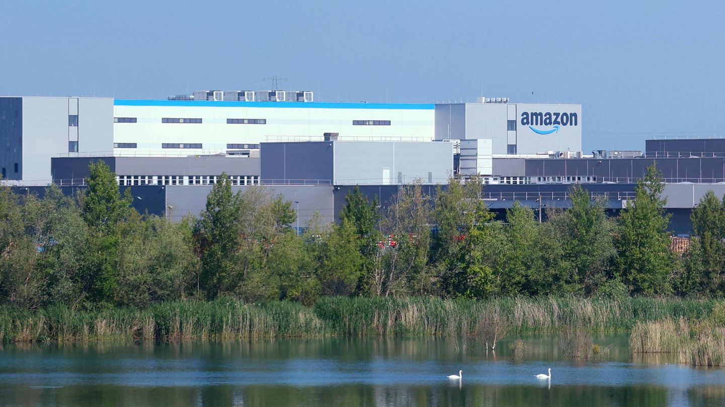Logistikzentrum: Todesfall bei Amazon in Erfurt – Mitarbeiter stirbt während Schicht