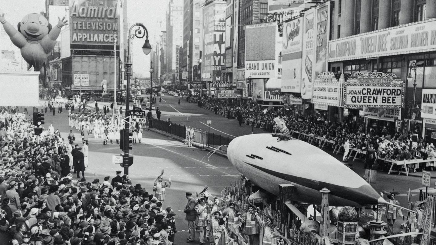 Der Umzug an Thanksgiving 1957 am Times Square