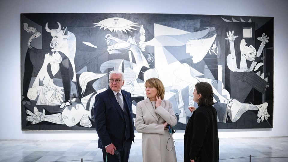 Bundespräsident Frank-Walter Steinmeier und Gattin Elke Büdenbender