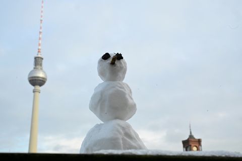 Kleiner Schneemann Ende November in Berlin