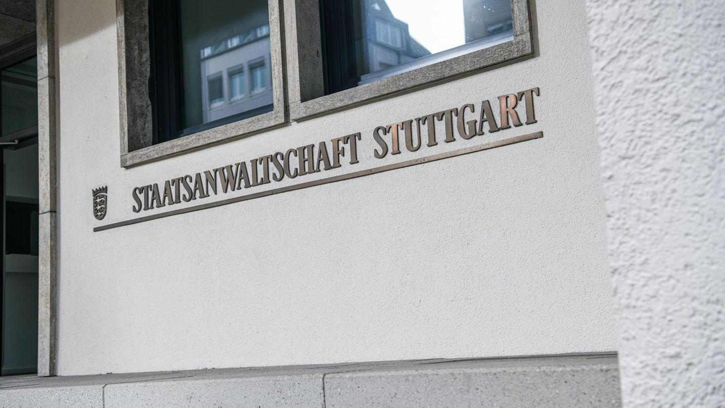 Die Staatsanwaltschaft in Stuttgart hat Anklage wegen Mordes gegen einen Mann erhoben. (Symbolbild) Foto: Jason Tschepljakow/dpa