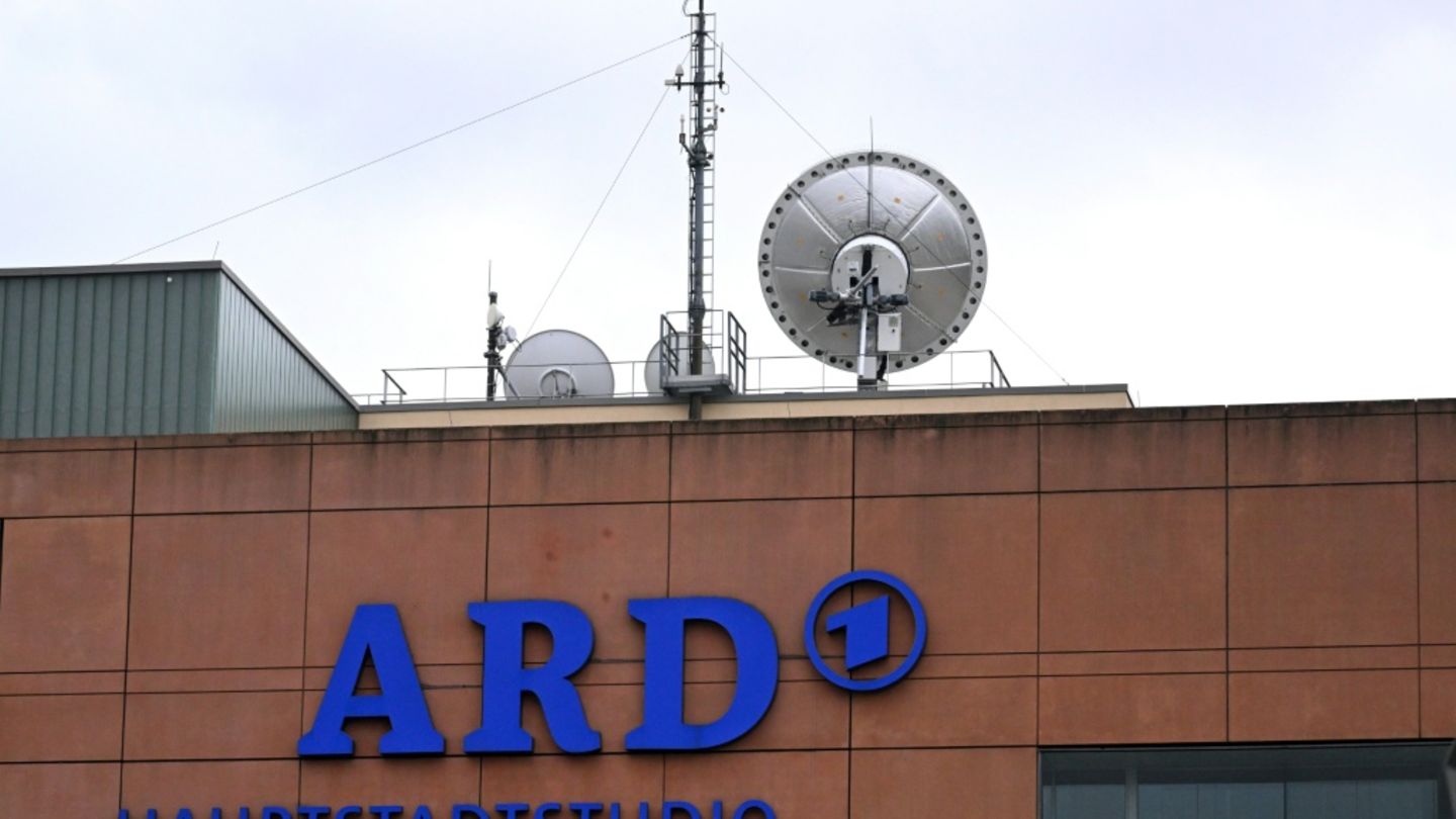 Erste Reformschritte bei ARD: Weniger Radiosender und Onlinetexte der "Tagesschau"