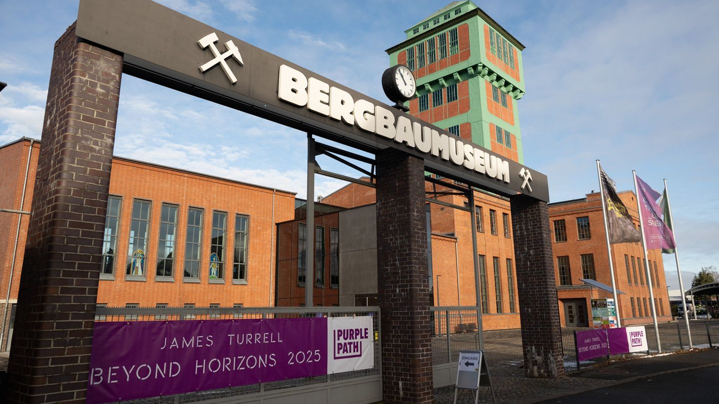 Auf dem Gelände des Bergbaumuseums "Kohlewelt" hat der US-Künstlers James Turrell sein neues Lichtkunstwerk "Beyond Horizons" ge