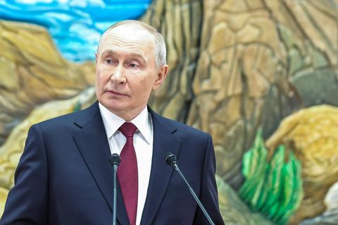 Putin in Kirgistan beim halten einer Rede.