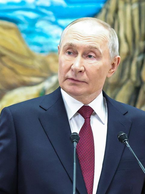 Putin in Kirgistan beim halten einer Rede.