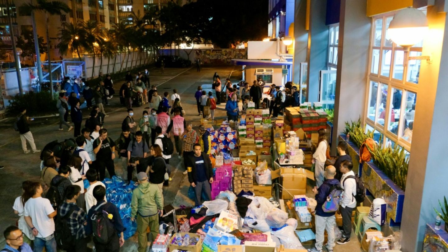 Großbrand in Hongkong: Feueralarm in Hochhäusern "funktionierte nicht richtig"