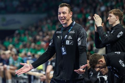 Trainer Filip Jicha und der THW Kiel spielten beim ThSV Eisenach. Foto: Andreas Gora/dpa