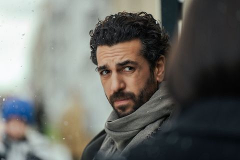 In der Rolle des geheimnisvollen Nachbarn Rahid ist bei "Smillas Gespür für Schnee" auch Elyas M'Barek mit von der Partie.