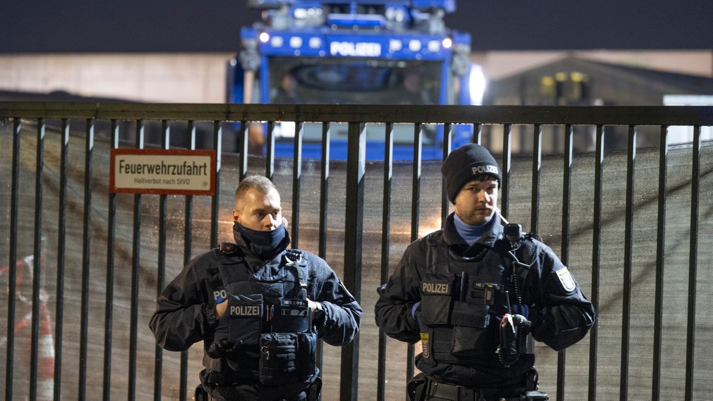 Proteste: AfD-Gegner treffen zu Demos in Gießen ein