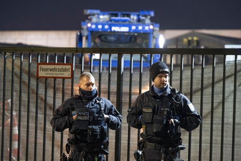Die Polizei bereitet sich auf Proteste Zehntausender Menschen in Gießen vor, die gegen die geplante Neugründung der AfD-Jugendor