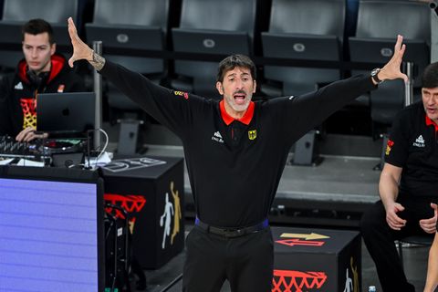 Mumbru war wieder in seinem Element. Foto: Harry Langer/dpa