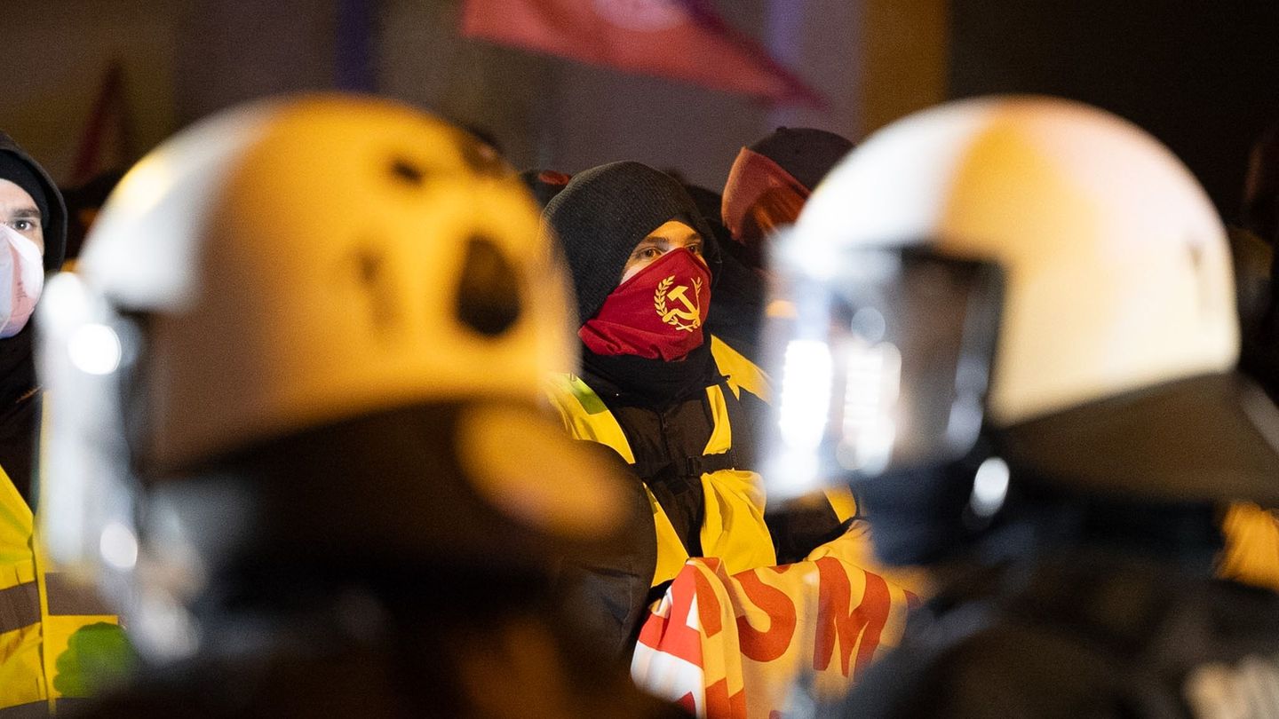 AfD-Gegner aus ganz Deutschland wurden in Gießen erwartet. Foto: Lando Hass/dpa