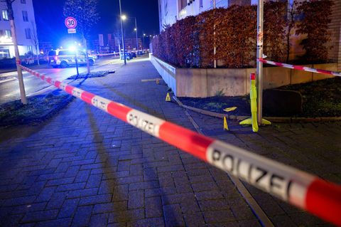 Der Tatort, an dem am Freitag zwei Männer in Köln angeschossen wurden