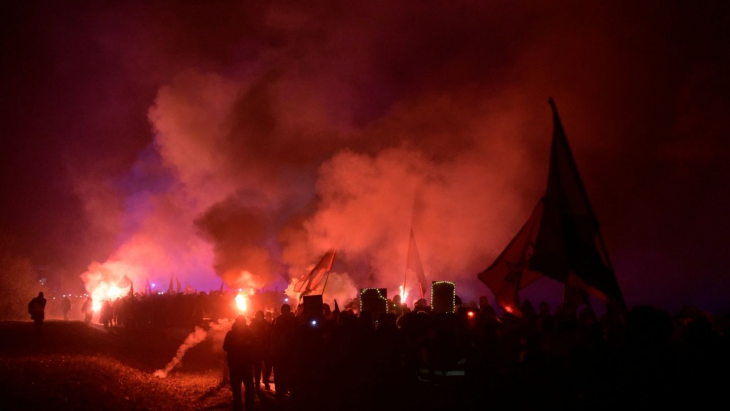 Kundgebungen und Straßenblockaden gegen Gründung von AfD-Jugendorganisation in Gießen