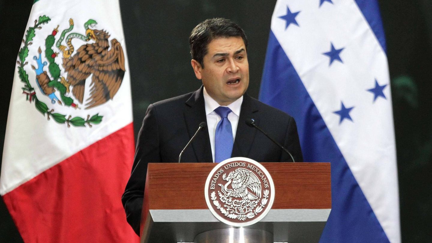 Honduras' Ex-Präsident Juan Orlando Hernández im Jahr 2016 Donald Trump