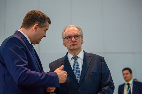 Sachsen-Anhalts Ministerpräsident Reiner Haseloff (CDU) hat die CDU vor der Landtagswahl im nächsten Jahr zu Geschlossenheit auf