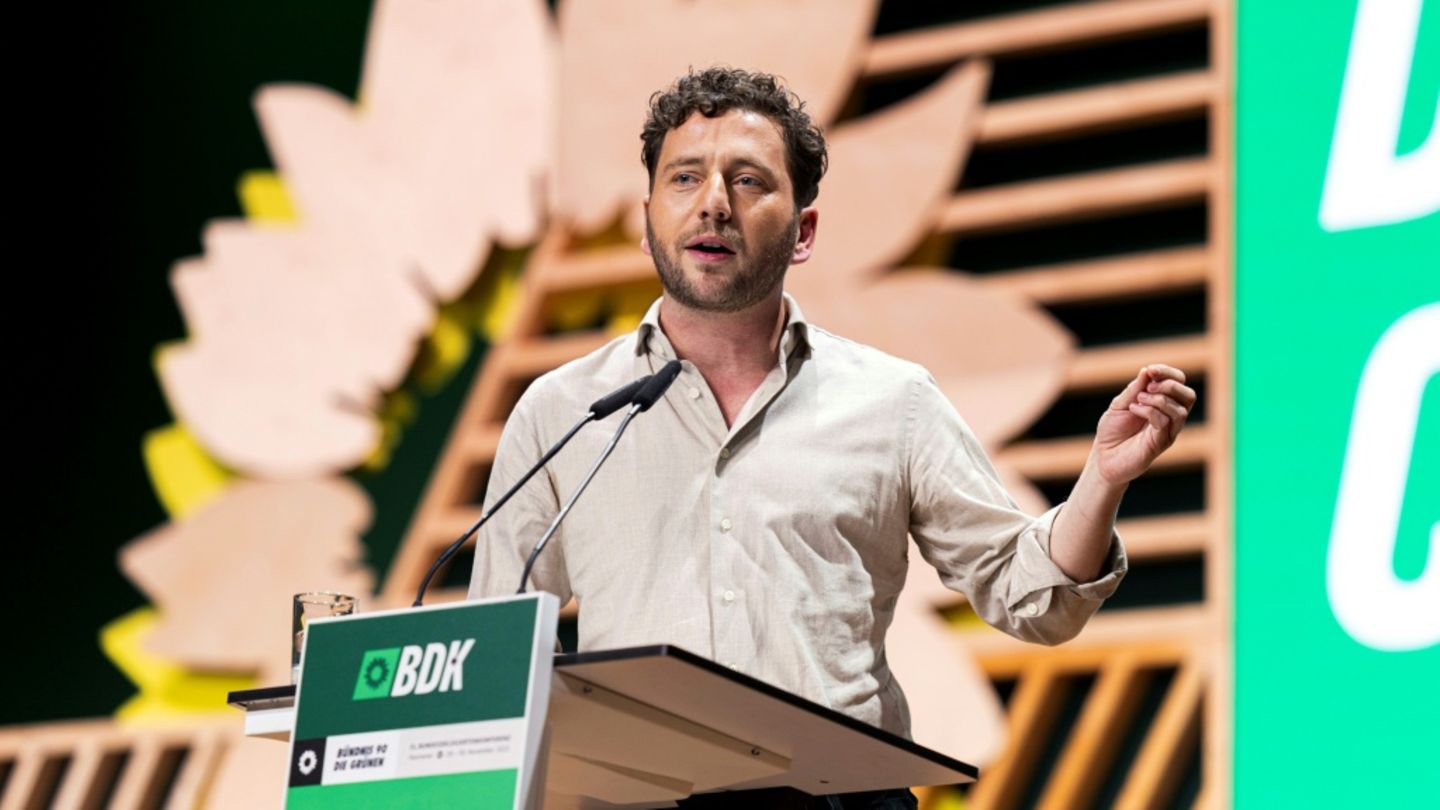 Grünen-Chef Banaszak fordert sozial gerechteren Klimaschutz