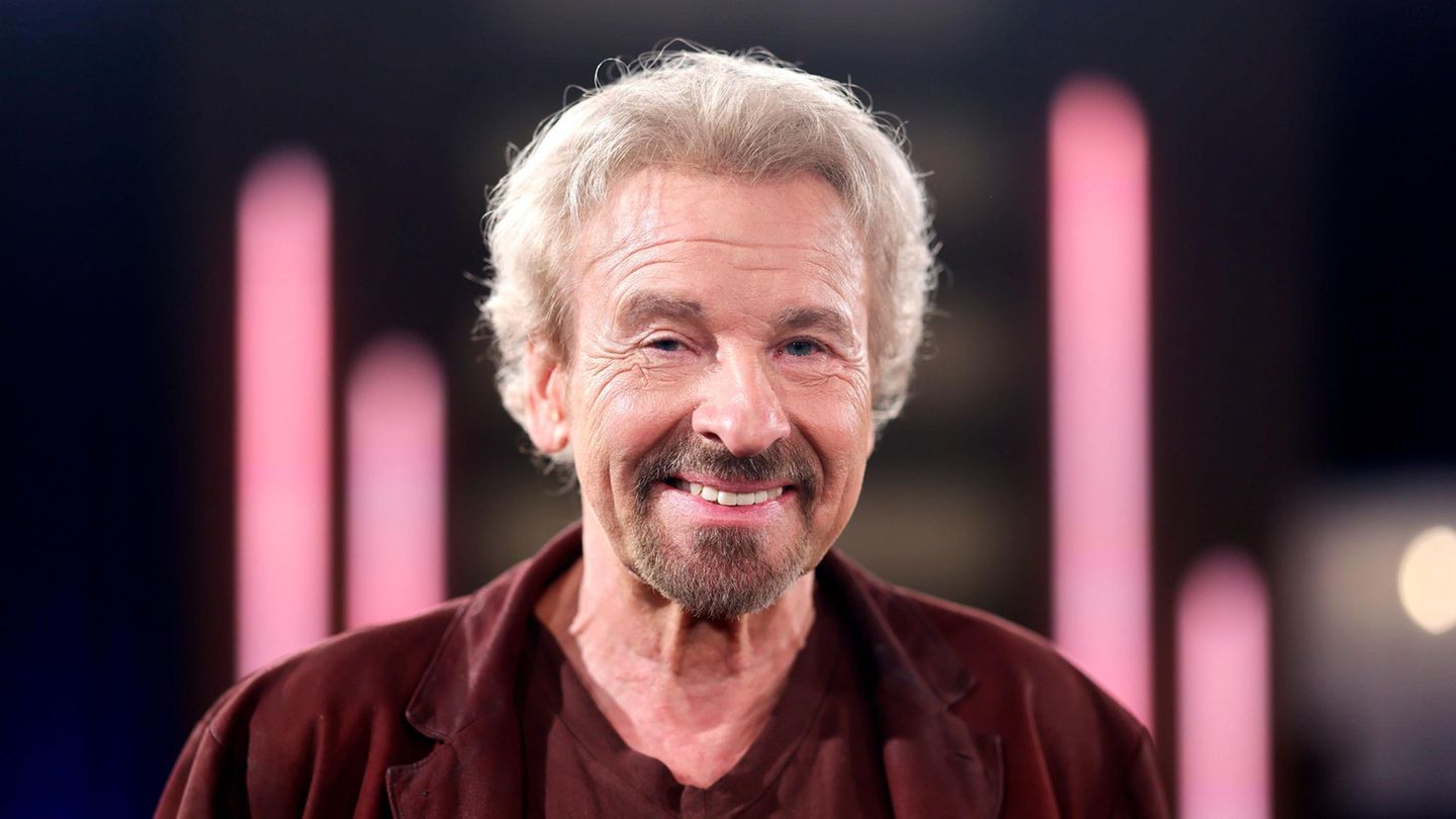 Thomas Gottschalk stammelt schon wieder auf der Bühne vor sich hin