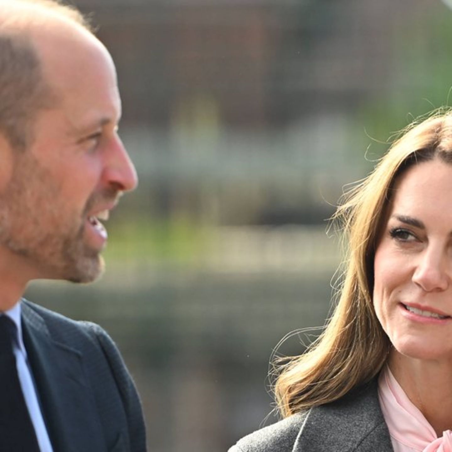 Prinz William wird am 5. Dezember wohl an der Seite seiner Ehefrau Kate sein. Bringen sie wieder ihre drei Kinder mit?