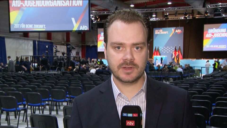 Reporter aus Gießen: AfD will "Kaderschmiede aufbauen"