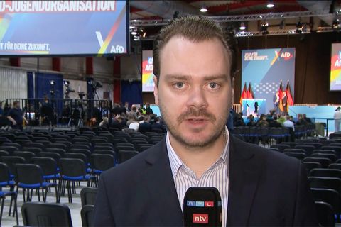 Reporter aus Gießen: AfD will "Kaderschmiede aufbauen"