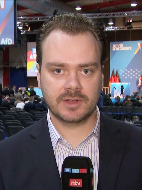 Reporter aus Gießen: AfD will "Kaderschmiede aufbauen"
