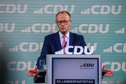 Bundeskanzler Friedrich Merz (CDU) hat die Auseinandersetzungen am Rande des Gründungskongresses der neuen AfD-Jugendorganisatio