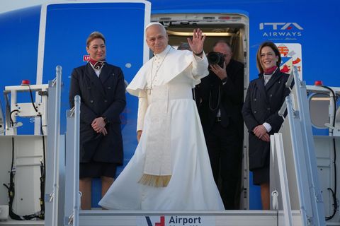 Auch der Papst ist derzeit mit einer Airbus-Maschine unterwegs. Foto: Alessandra Tarantino/AP/dpa
